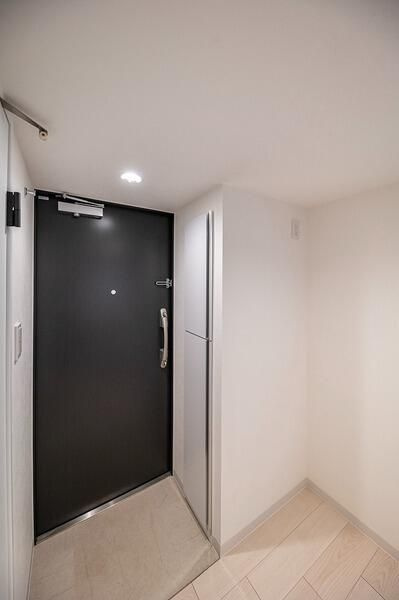 ＣＯＣＯＣＵＢＥ南大塚の玄関