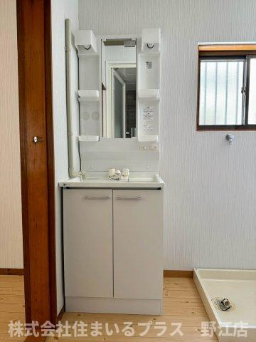 内代町一丁目貸家の独立洗面台