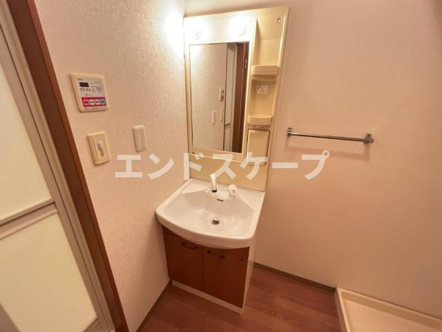 エレガンスⅡの洗面所|洗面
高崎、前橋のお部屋探しはエンドスケープまで！お客様の理想お聞かせ下さい♪