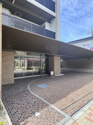 バンベールNAGOYAフォレスタNのエントランス