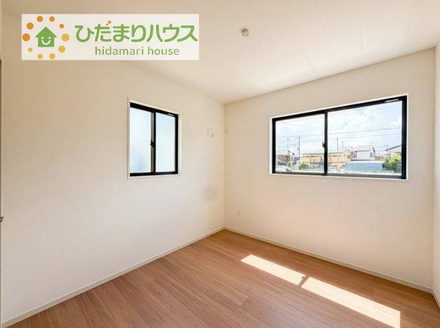 【洋室】 | 取手市宮和田15期　新築戸建　1号棟 | 夏場に心地良いひんやり感はフローリングならでは☆彡