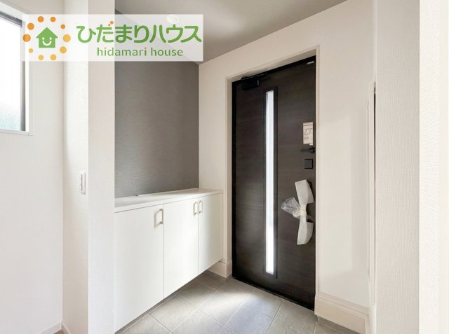 【玄関】 | 取手市宮和田15期　新築戸建　1号棟 | 使い勝手の良い大きなシューズボックス☆乱雑になりがちな玄関をスッキリ見せてくれます！