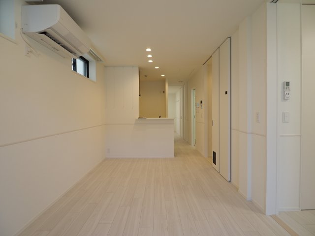 【居間・リビング】 | シャンテイル幡ヶ谷 | お部屋に目が届きやすいカウンターキッチン仕様♪