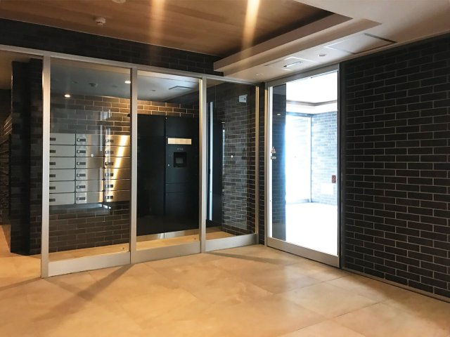 フラッツ東比恵　東光小学校区のエントランス|フラッツ東比恵
