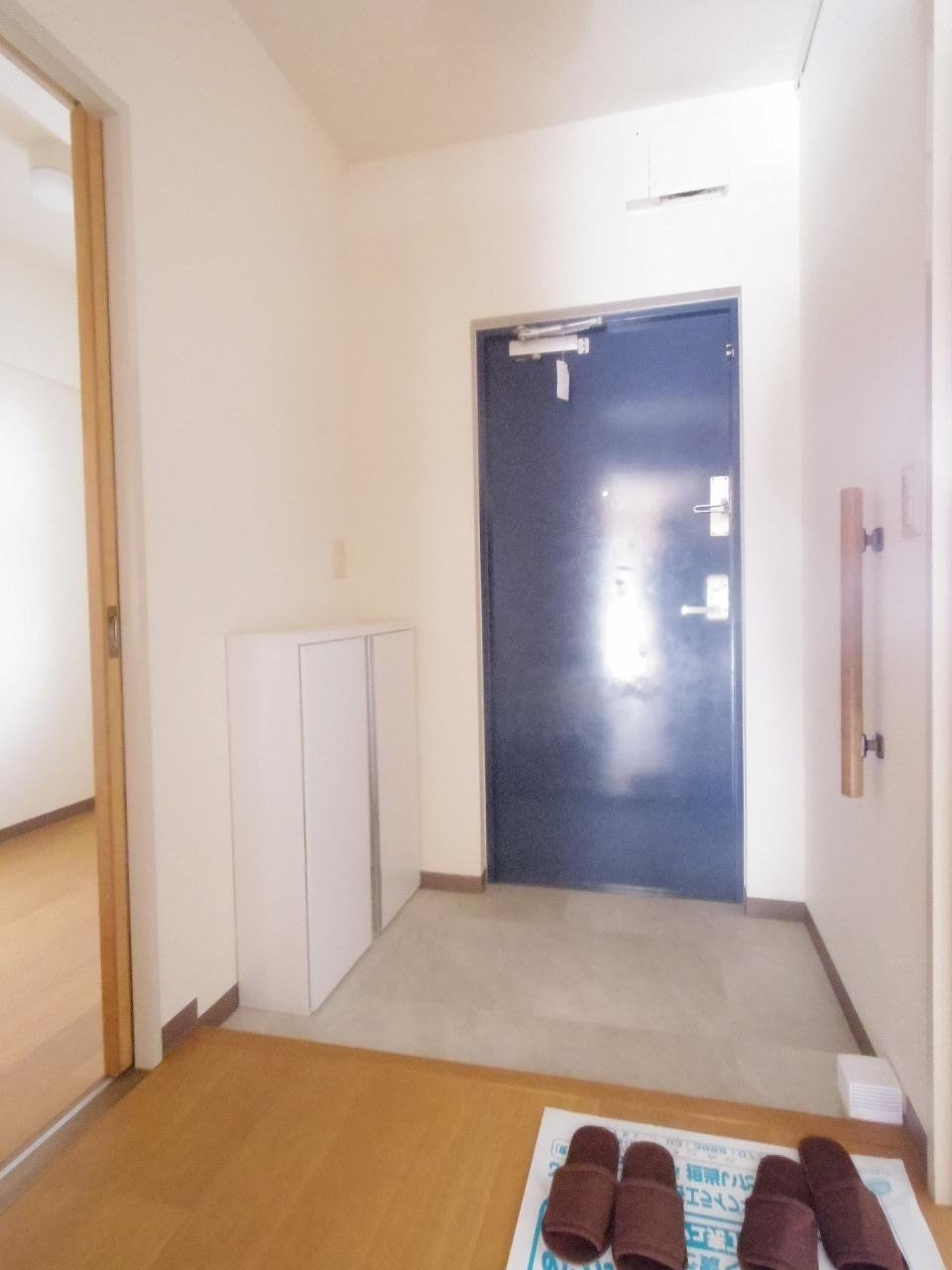 ガーデンコート清瀬４号棟の玄関