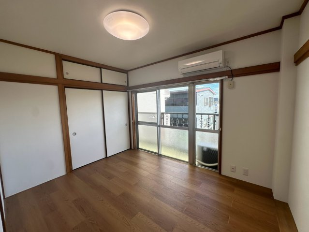 コーポタナカの洋室