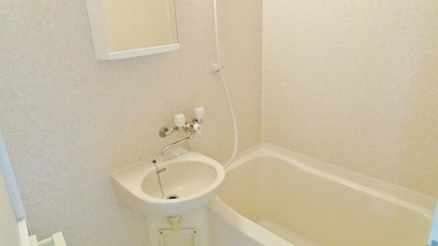 ジュネス別府の浴室|落ち着いた空間のお風呂です