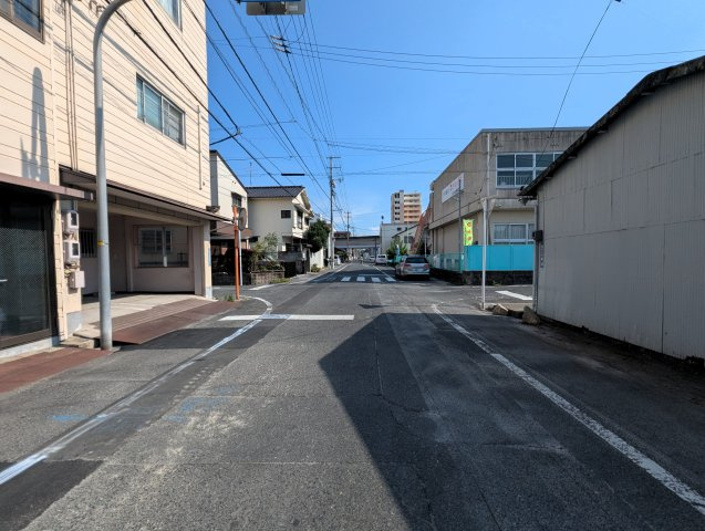岡山市北区富町2丁目　一戸建ての前面道路含む現地写真|接道道路（南方向）