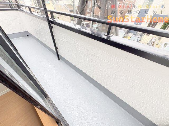 【サンスターホーム】青梅市新町8丁目　リフォーム中古戸建のバルコニー