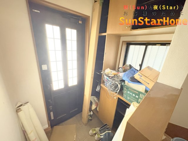 【サンスターホーム】青梅市新町8丁目　リフォーム中古戸建の玄関