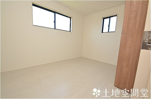 八幡西区下上津役3丁目3期の洋室