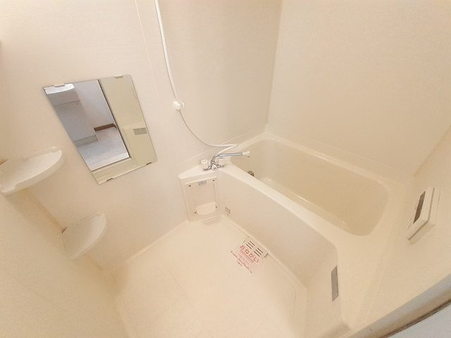 アンソレイエＢの浴室