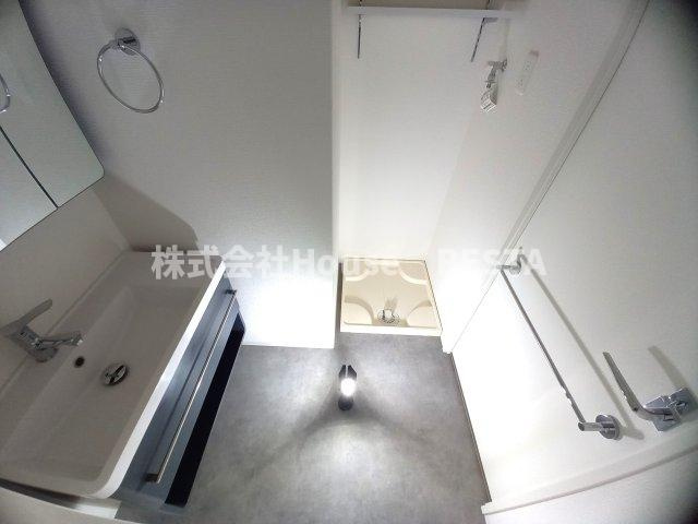 セレニテ神戸駅前アリエの洗面所