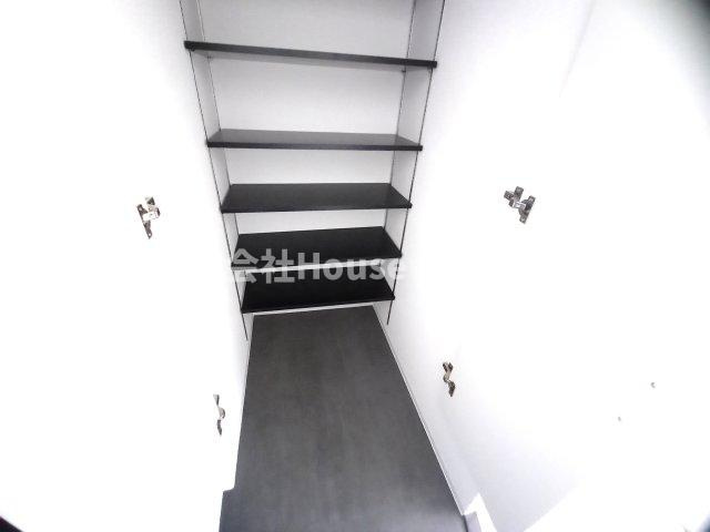 セレニテ神戸駅前アリエの収納