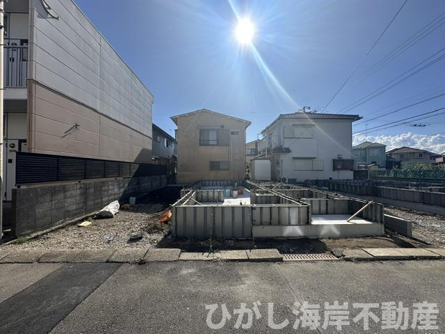 茅ヶ崎市室田３丁目　新築戸建　全２棟の外観|8月6日撮影　建築中　現地外観