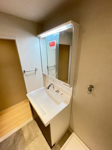 大阪市城東区中央２丁目の賃貸マンションの洗面所