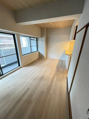 大阪市城東区中央２丁目の賃貸マンションの居間・リビング