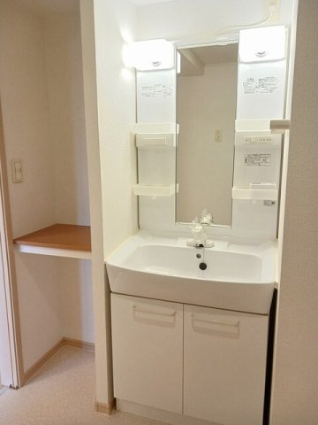 プレアヴェニューＤの洗面所|忙しい朝には欠かせない洗面所です