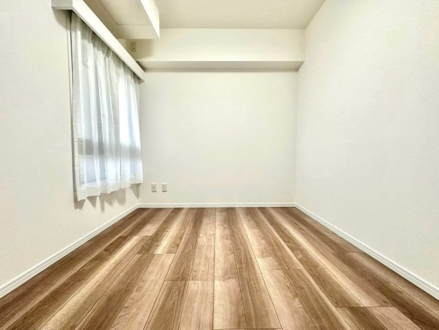 ドメスたまプラーザの洋室|収納と居住空間のバランスが良く、日常生活を快適にサポートします。