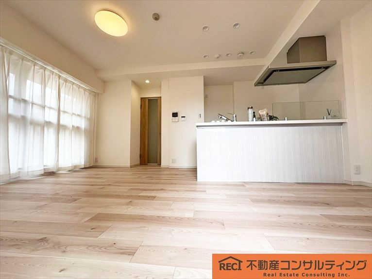 ハイツ本山の居間・リビング