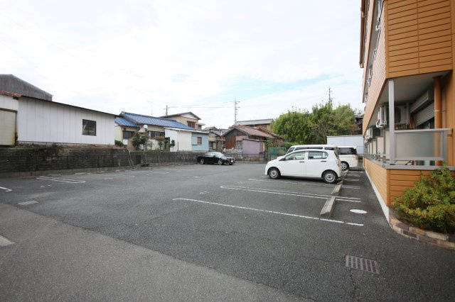 ユースハイムマルユウの駐車場