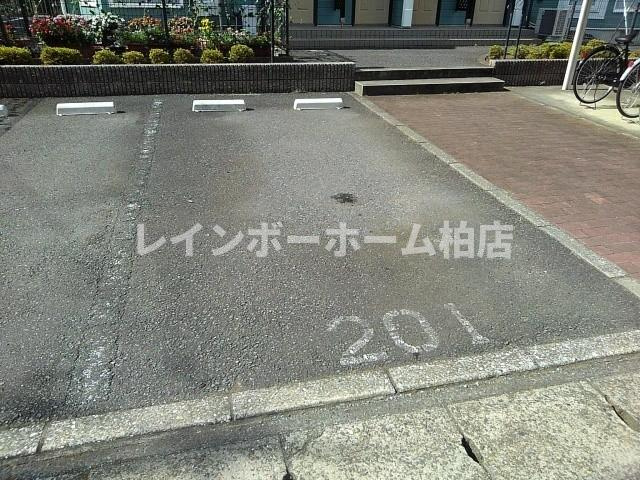 【仲介手数料：50％OFF】対象物件！の駐車場|駐車場に車を止められます