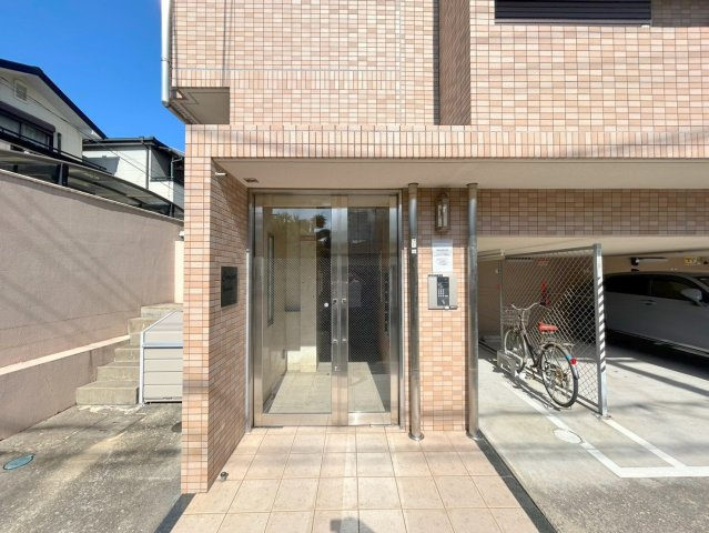 コンフォート山手のエントランス