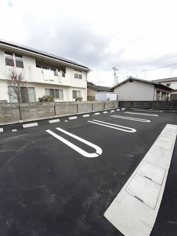 アリエッタの駐車場