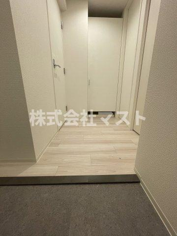 セレニテ本町リアンの玄関