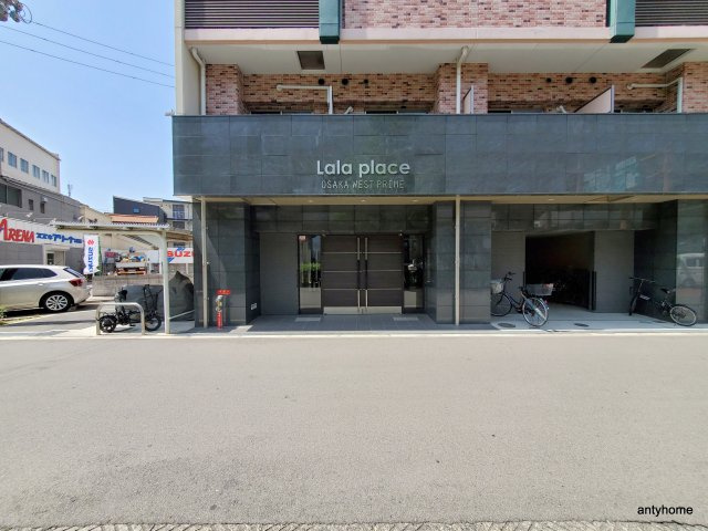 ララプレイスOSAKA WEST PRIME　仲介手数料無料のエントランス