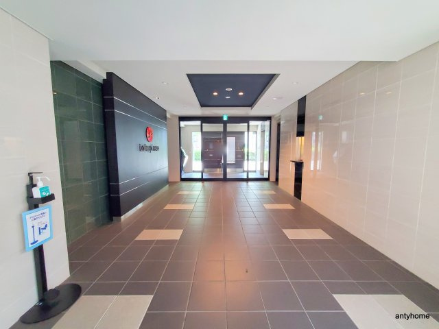 ララプレイスOSAKA WEST PRIME　仲介手数料無料のロビー