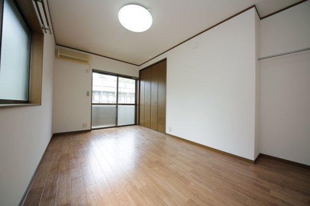 HIIRAGI神田町の洋室