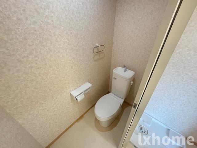 シャトーかわもとのトイレ|ゆったりとした空間のトイレです