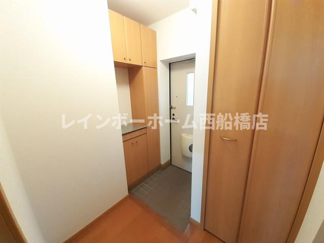 グリーンフィールズ薬円台１の玄関