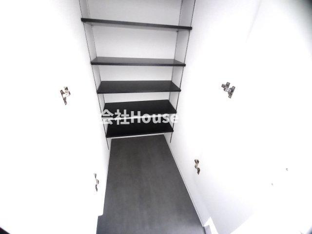 セレニテ神戸駅前アリエの収納