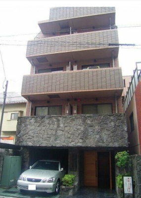 【外観】 | フェニックス中野新橋パインアイル | 鉄筋コンクリート造のがっちりとした建物。