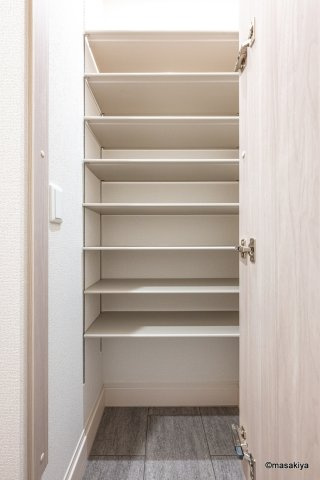 セルメイユールの玄関