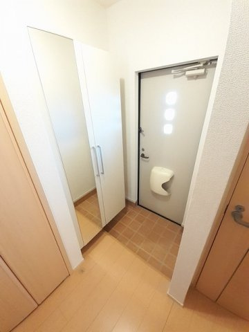 ロータスガーデン　Ｃの玄関