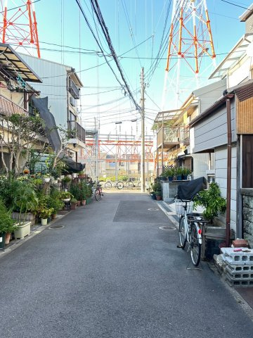 寝屋川市堀溝北町の前面道路含む現地写真