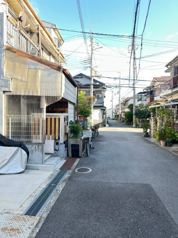 寝屋川市堀溝北町の前面道路含む現地写真