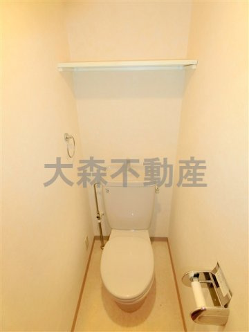 菱和パレス大森のトイレ|棚付きのトイレ　
