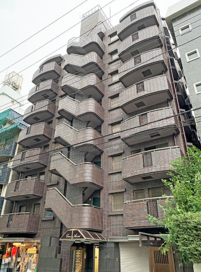 グラン・アコール　6階　角　部屋　リ　フォーム済の外観