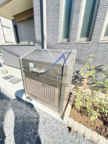 エリシアン三軒茶屋のその他共用部分|敷地内ゴミ置き場です。