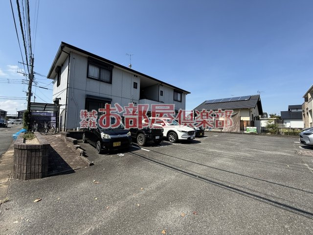 メゾンドール小森野B棟の駐車場|駐車場があるので、車を買う予定の方も安心です