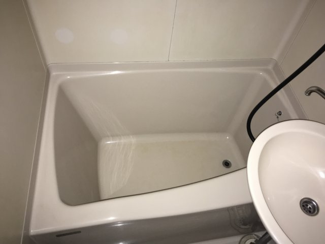 サンハイツ本間の浴室|コンパクトで使いやすいお風呂です