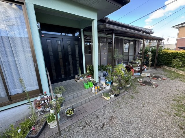 中古：若葉町64号4番地2の玄関