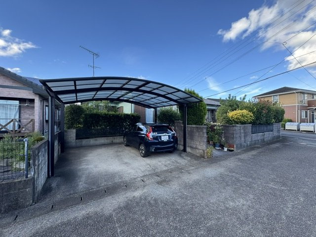 中古：若葉町64号4番地2の駐車場|カーポート