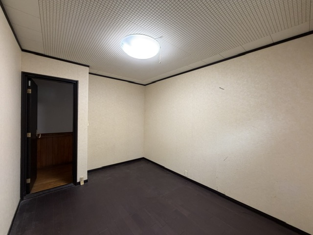 中古：若葉町64号4番地2の洋室