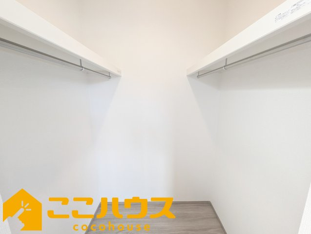 浦添市伊祖5丁目　新築戸建て　全3棟　B号棟の収納|大容量のウォークインクローゼット
