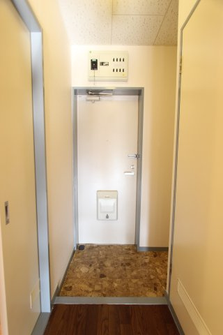 ニューハイツエクセレントの玄関